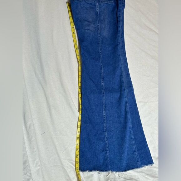 We The Free Women’s Flares Jeans CUT off - Picture 6 of 7